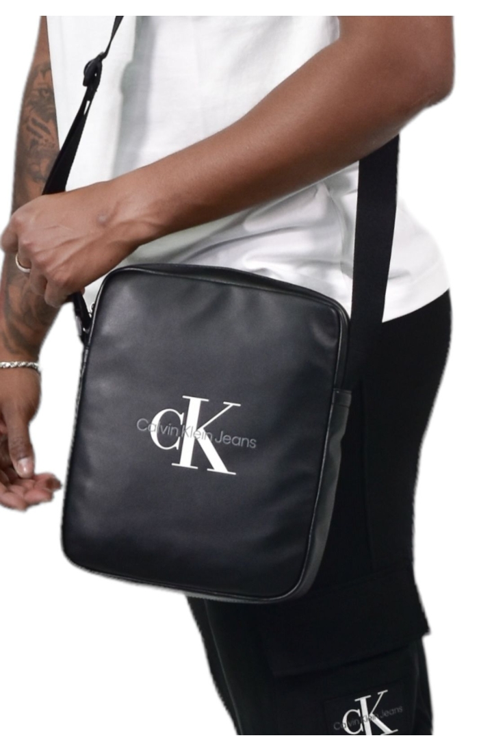 Bolso Calvin Klein Reporter con Logo Negro