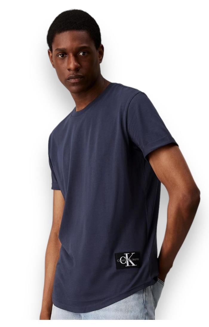 Camiseta Calvin Klein Marino con Insignia CK