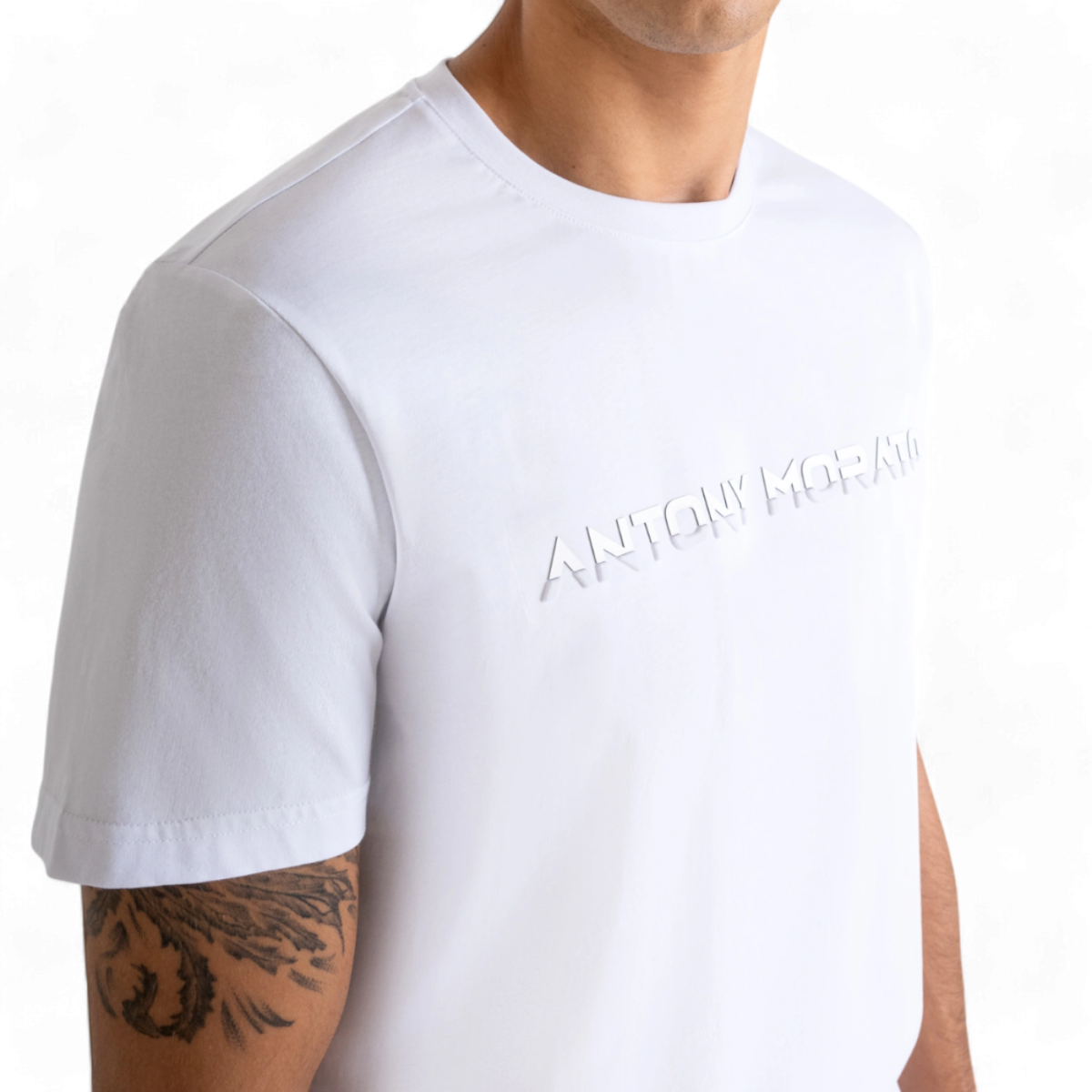 Camiseta Antony Morato Blanca Slim Fit con Logo Relieve Antony Morato | Camisetas  - Estilo urbano premium 2