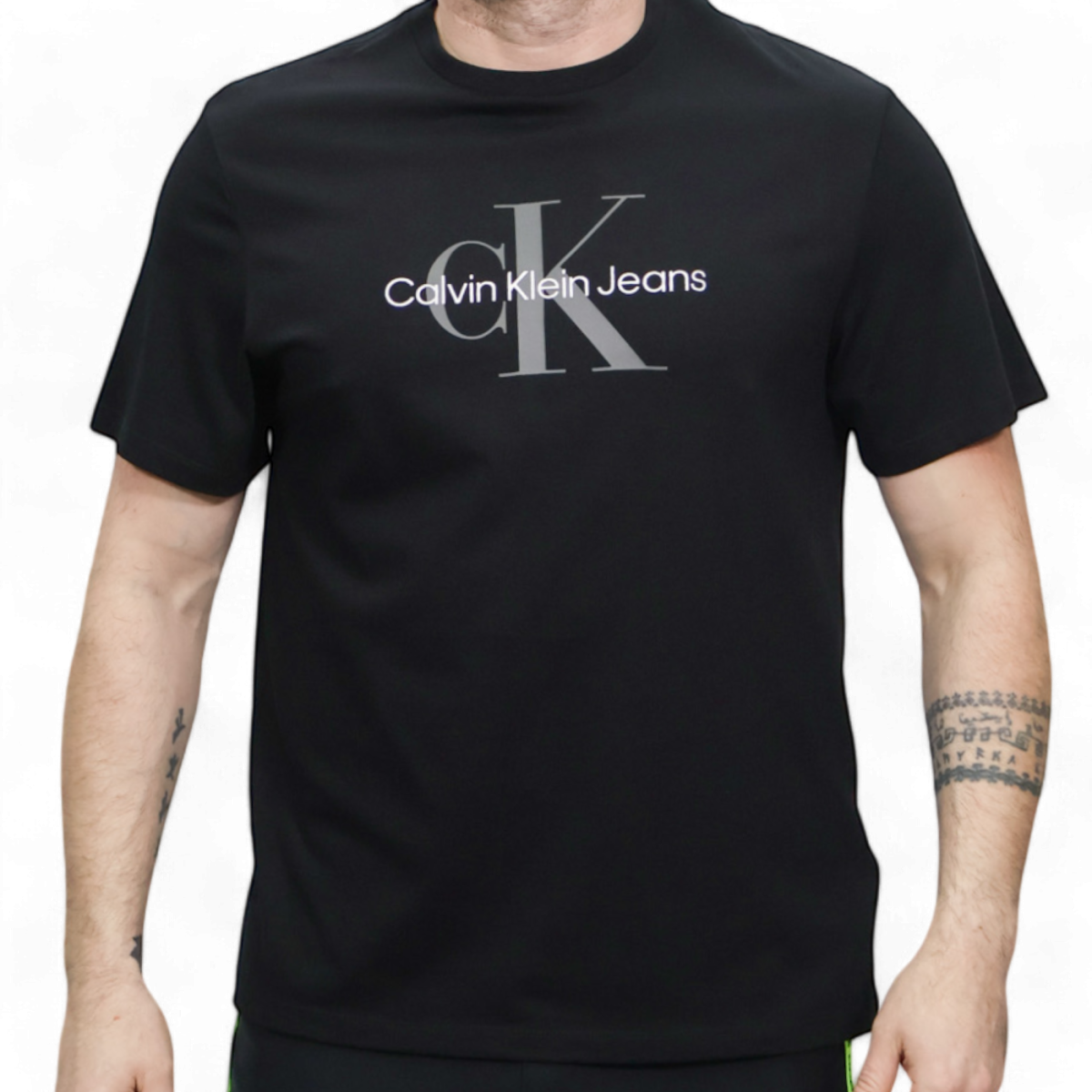 Camiseta Calvin Klein Hero Monogram Negra Calvin Klein | Camisetas  - Estilo urbano premium