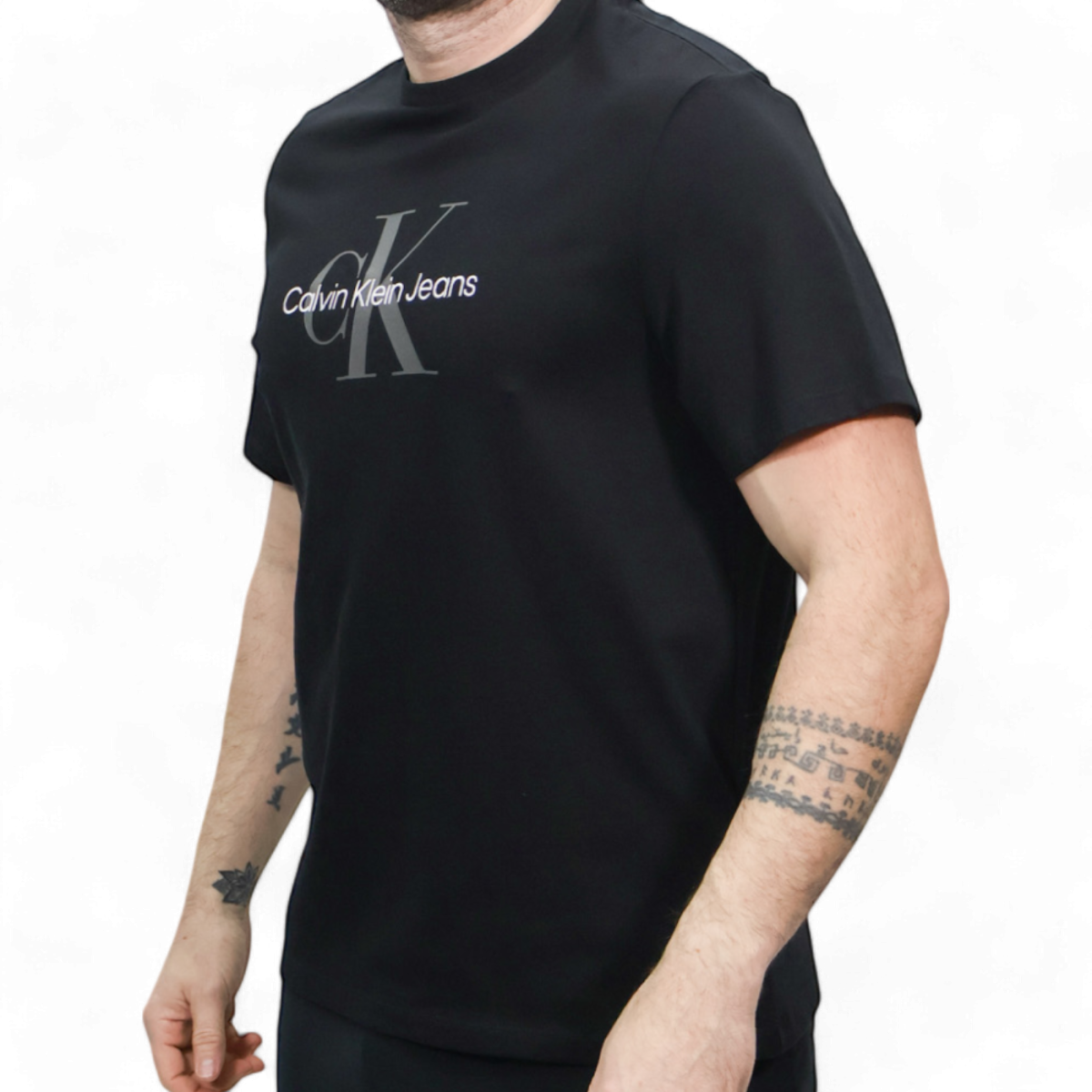 Camiseta Calvin Klein Hero Monogram Negra Calvin Klein | Camisetas  - Estilo urbano premium 2