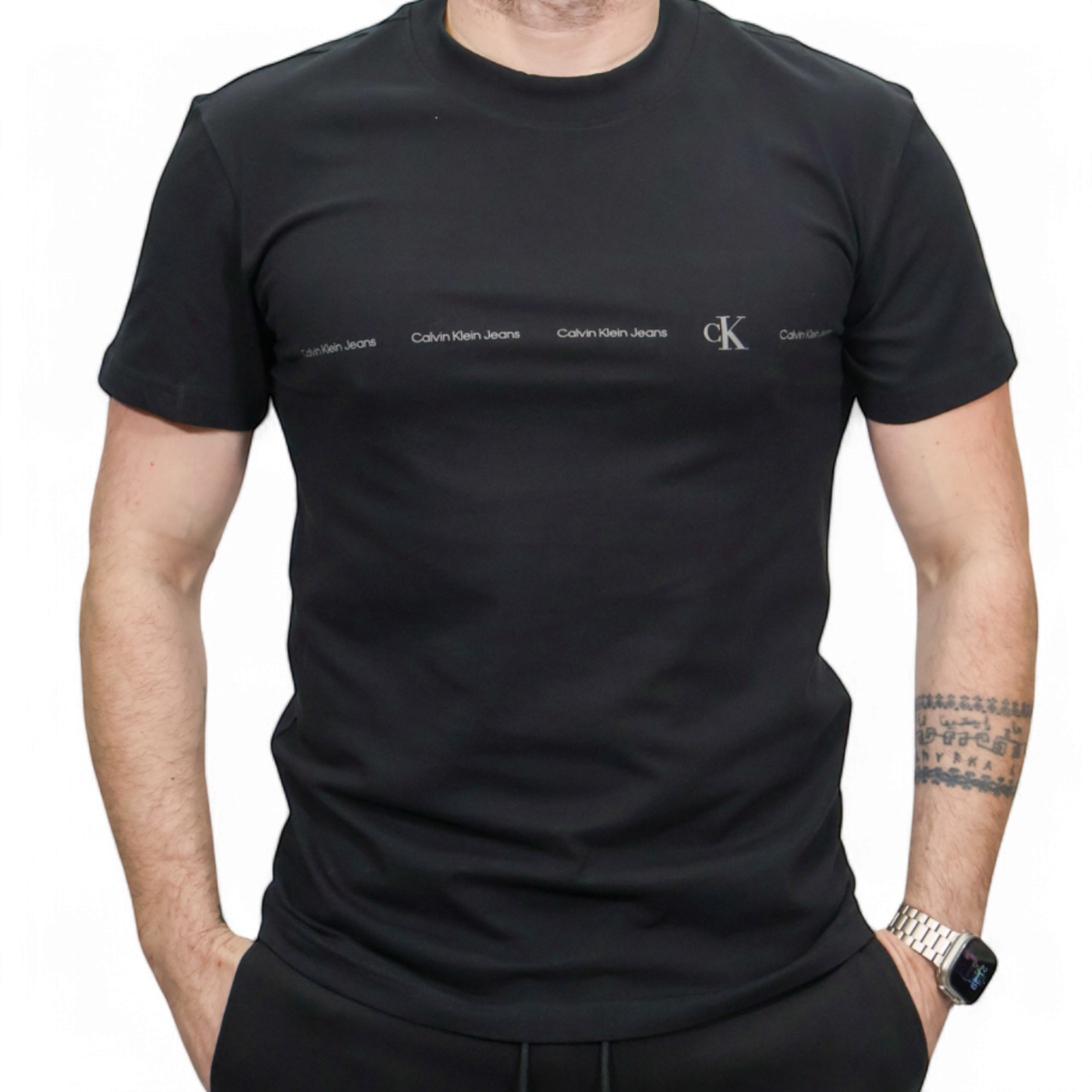 Camiseta Calvin Klein con Logo Frontal Negro