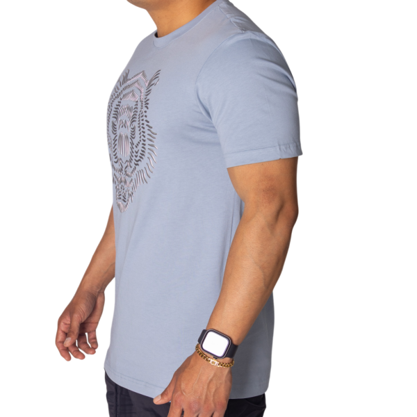 Camiseta Antony Morato de Algodón Azul Sky con Estampado Leon Plata