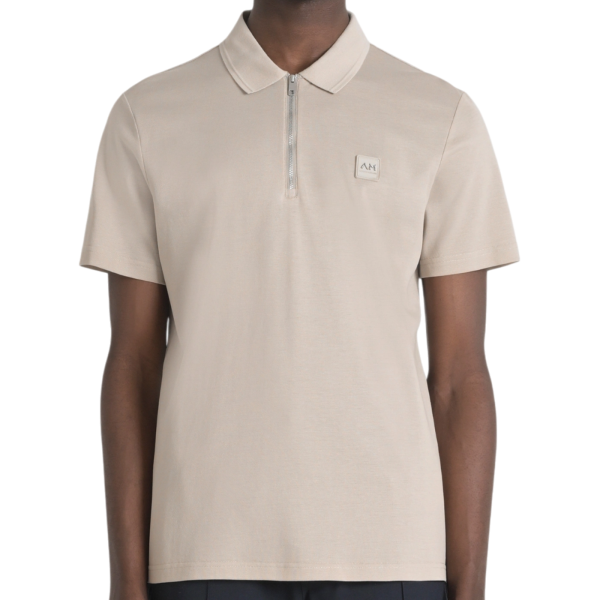 Polo Antony Morato Fit Beige con Metal Badge Beige Polo Antony Morato Fit Beige con Metal Badge Beige