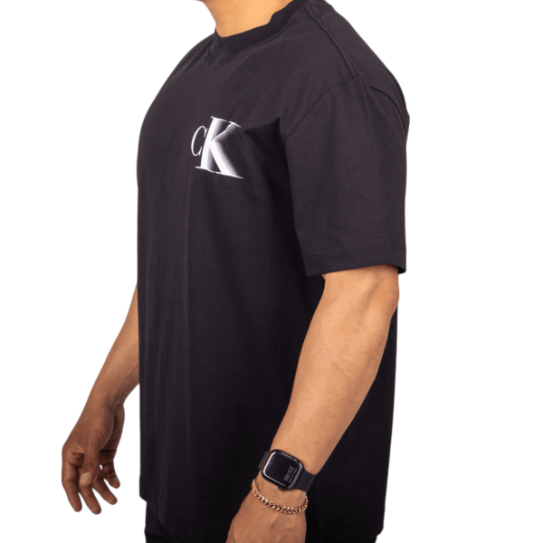 Camiseta Calvin Klein Holgada con Monograma Negro Calvin Klein | Camisetas  - Estilo urbano premium