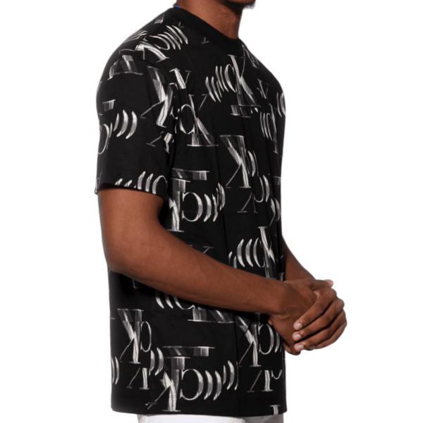 Camiseta Calvin Klein Relaxed Con Logo All Over Negro