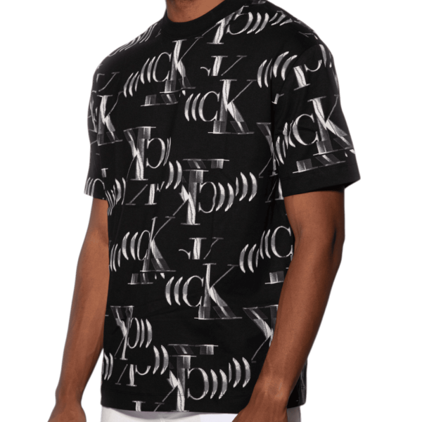 Camiseta Calvin Klein Relaxed Con Logo All Over Negro