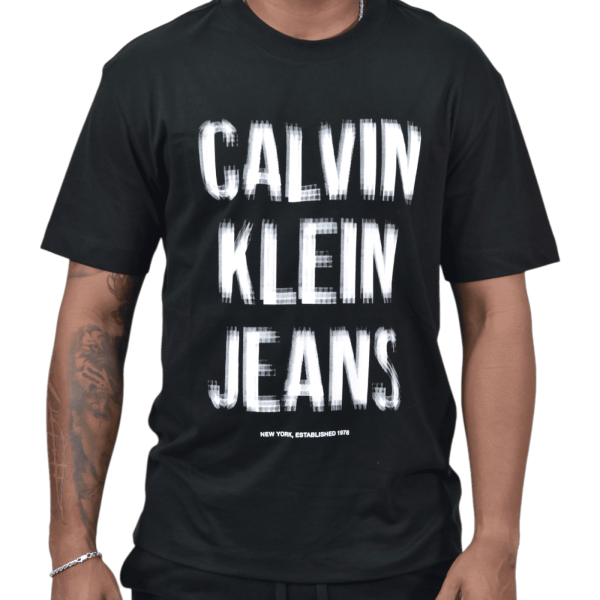 Camiseta Calvin Klein Illusion Logo Negro