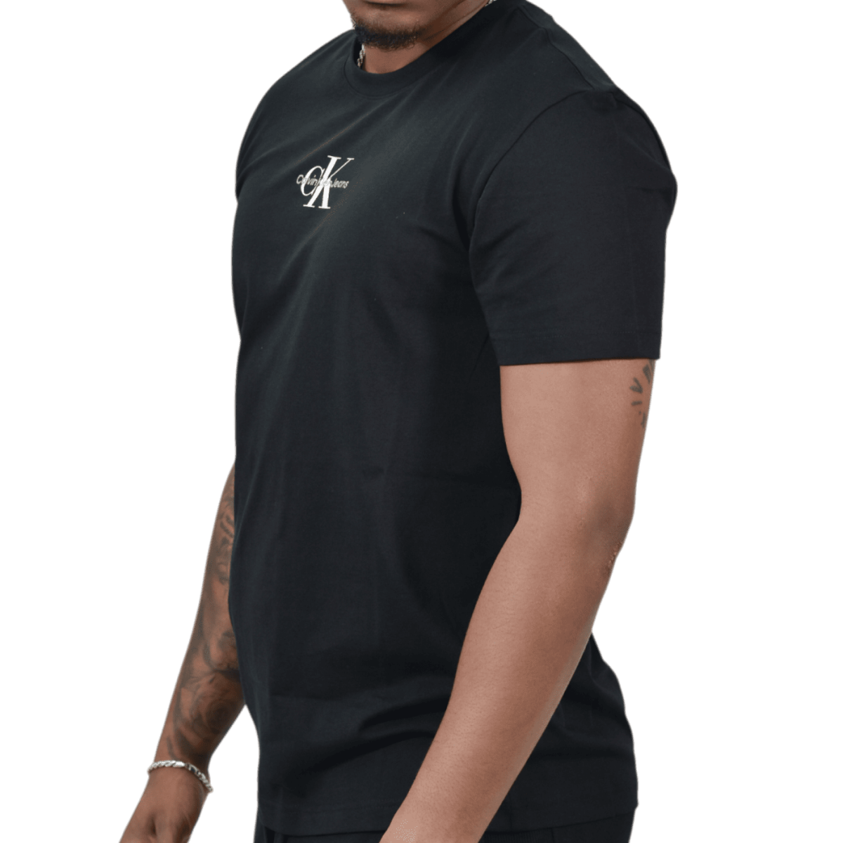 Camiseta Calvin Klein con Monograma Negro 2