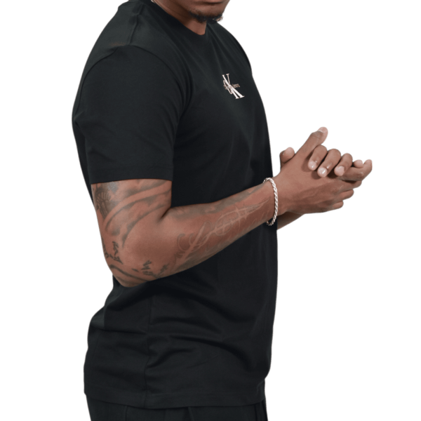 Camiseta Calvin Klein con Monograma Negro