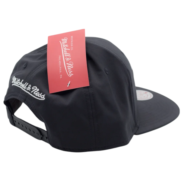 Gorra Mitchell & Ness Vancouver Grizzlies Negro