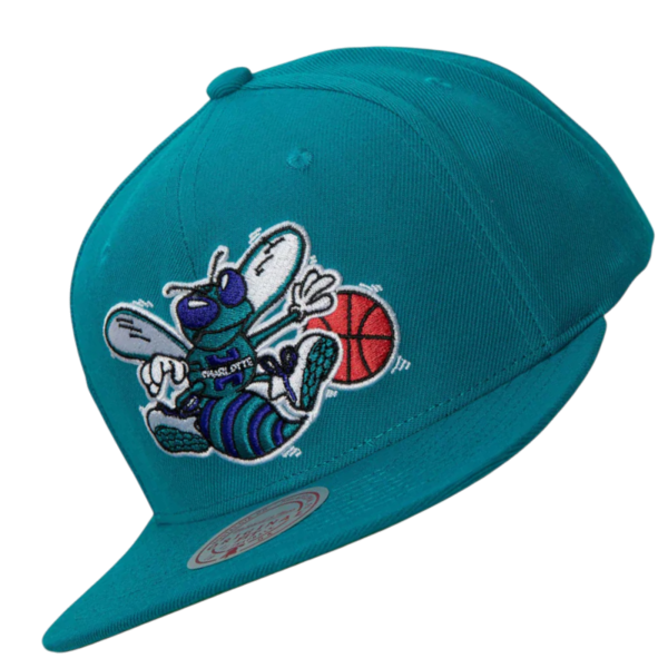 Gorra Mitchell & Ness Satinada Clásica Charlotte Hornets Verde Gorra Mitchell & Ness Satinada Clásica Charlotte Hornets Verde