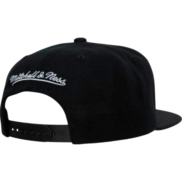 Gorra Mitchell & Ness Philadelphina 76ers Negro