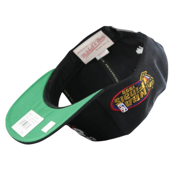 Gorra Mitchell & Ness Chicago Bulls Top Finals 1998 Negro