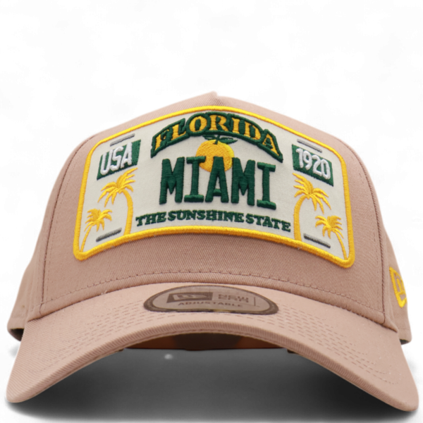 Gorra New Era Miami License Plate 9FORTY Beige