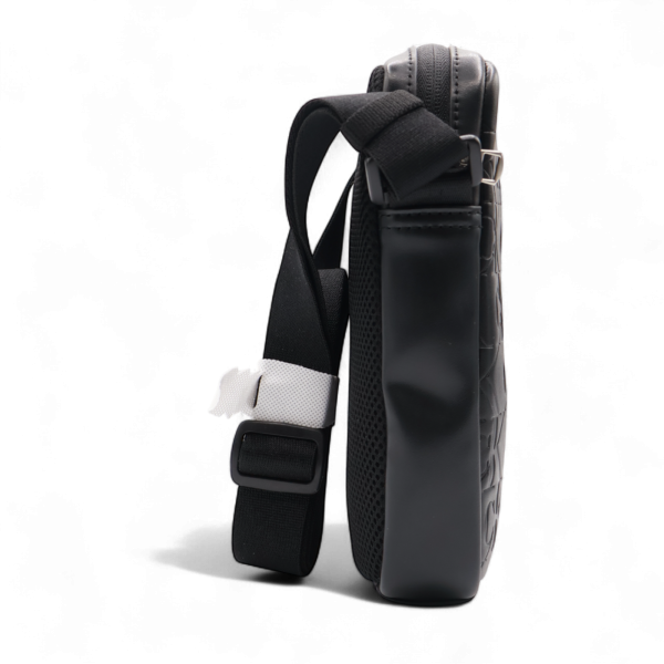 Bolso Calvin Klein Reporter Ultraligero con Logo Negro