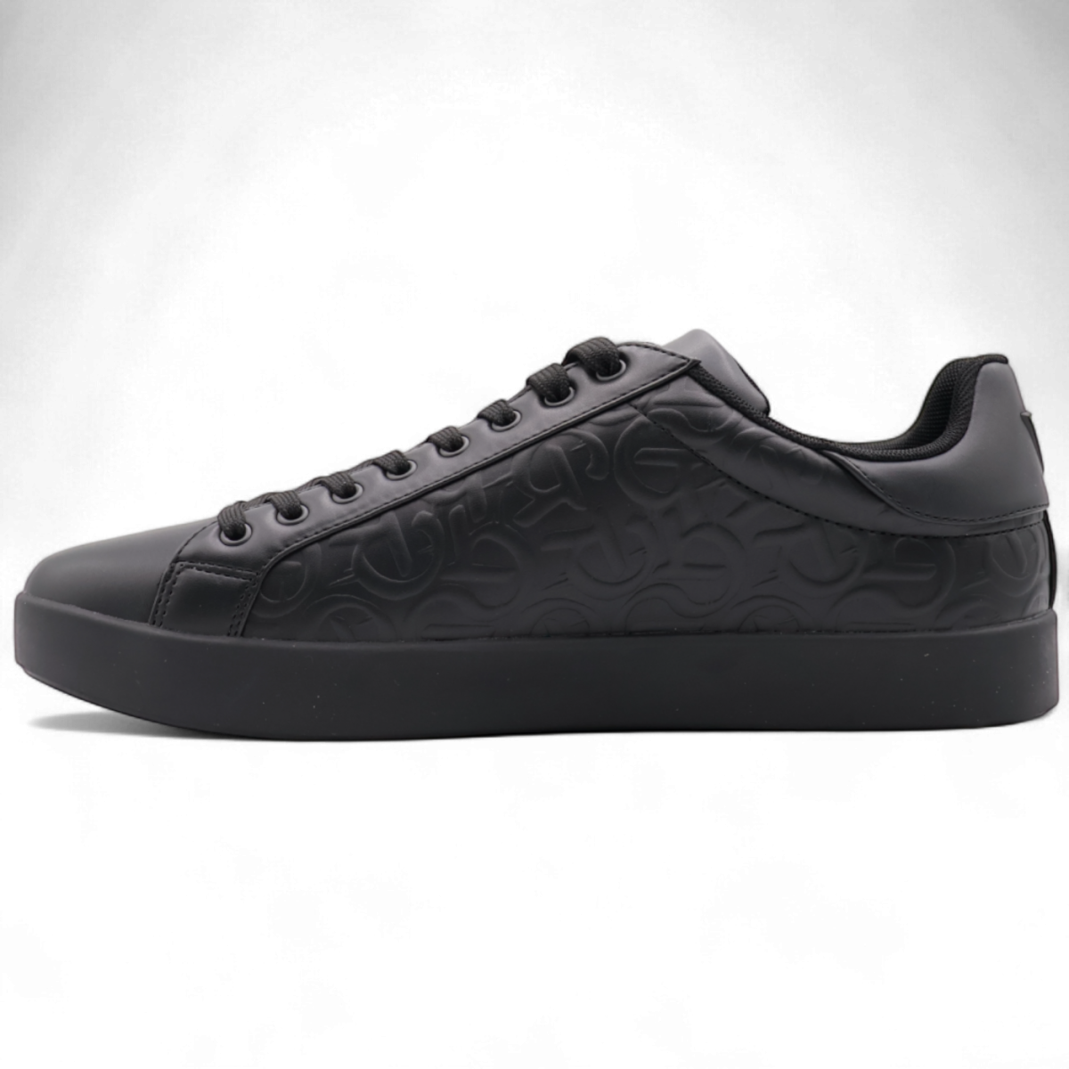 Zapatillas Guess Logo 3D Monograma Negro 2
