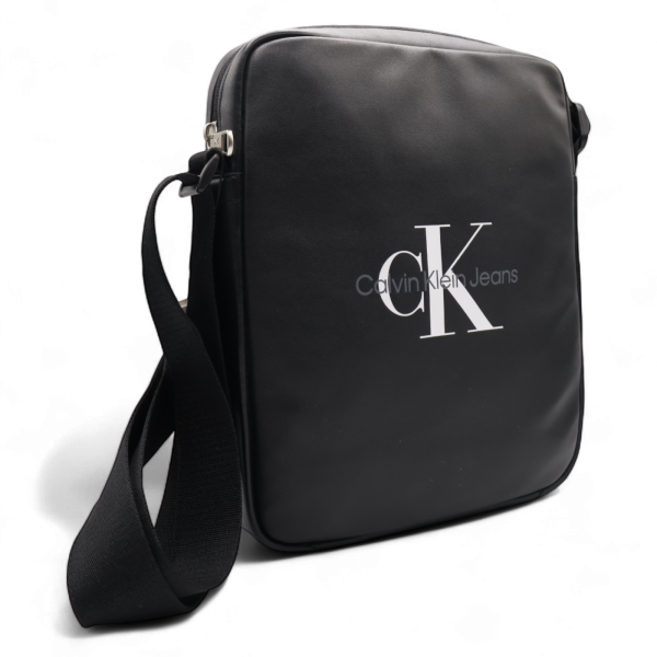 Bolso Calvin Klein Reporter con Logo Negro
