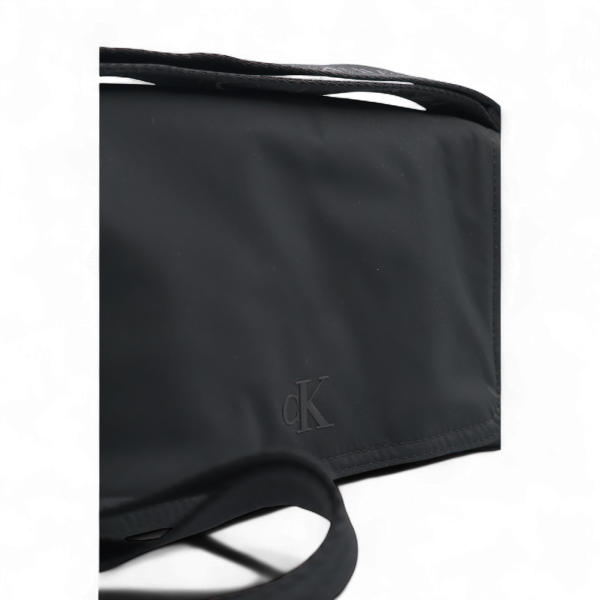 Bolso Calvin Klein Over Webbing Negro
