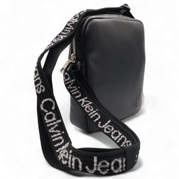 Bolso Calvin Klein Reporter Ultraligero Negro