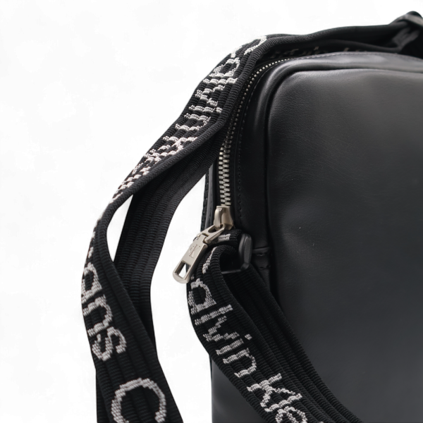 Bolso Calvin Klein Reporter Ultraligero Negro