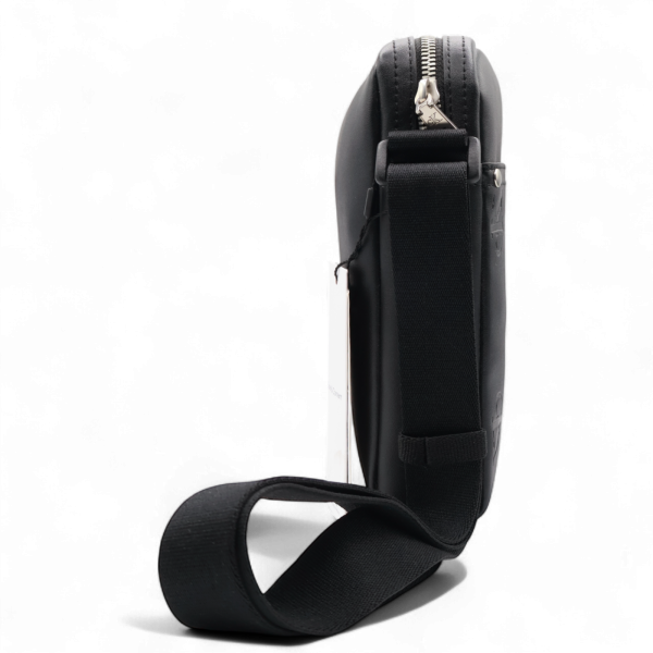 Bandolera Calvin Klein – Elegancia y Estilo Moderno