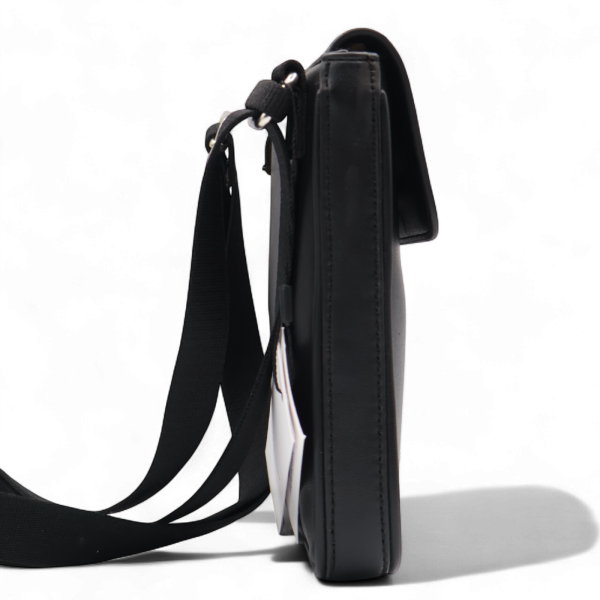Bandolera Calvin Klein Para el Movil Basic Negro