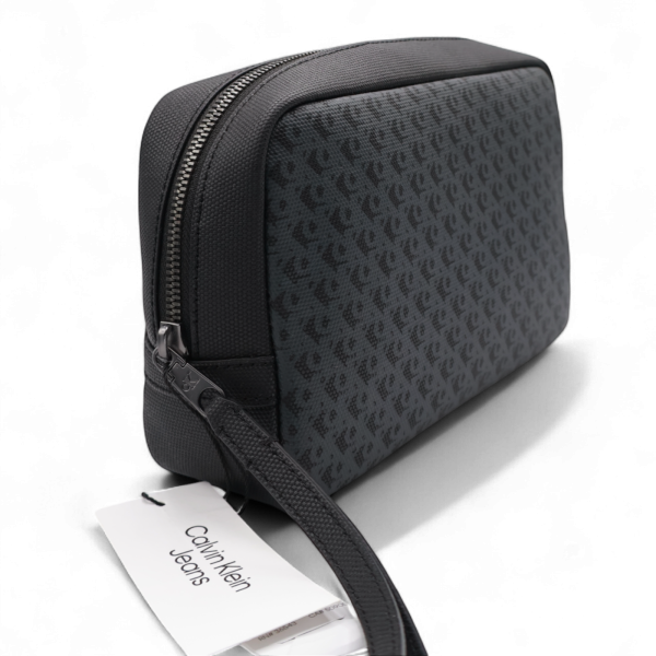 Neceser Calvin Klein Jeans Monogram CK25 Negro