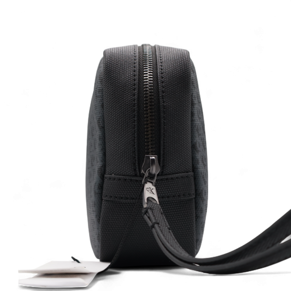 Neceser Calvin Klein Jeans Monogram CK25 Negro