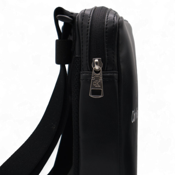 Bolso Calvin Klein Reporter II Bandolera Negro – Estilo y Elegancia