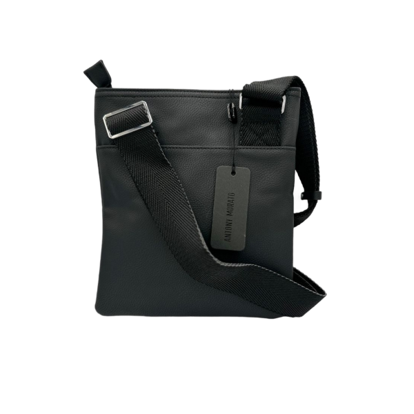Bolso Antony Morato Polipiel con Logo Frontal Negro – Estilo Moderno y Elegante