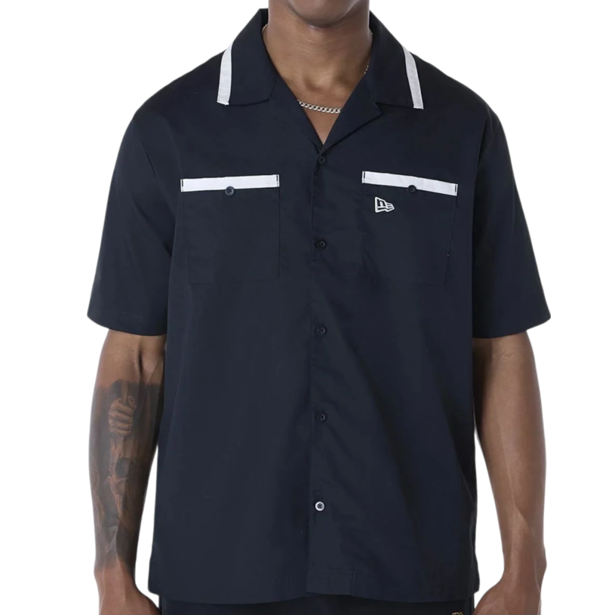 Camisa New Era Revere Sleeve Negro New Era | Camisas y Polos  - Estilo urbano premium