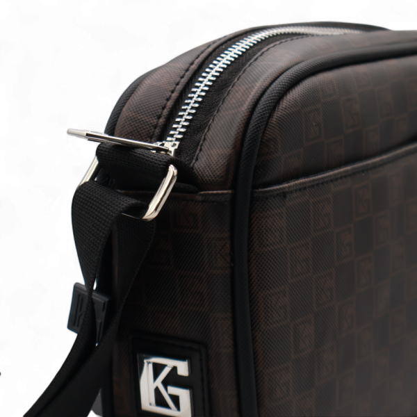 Bandolera Gianni Kavanagh ID Clone Marrón | Accesorio Urbano Elegante