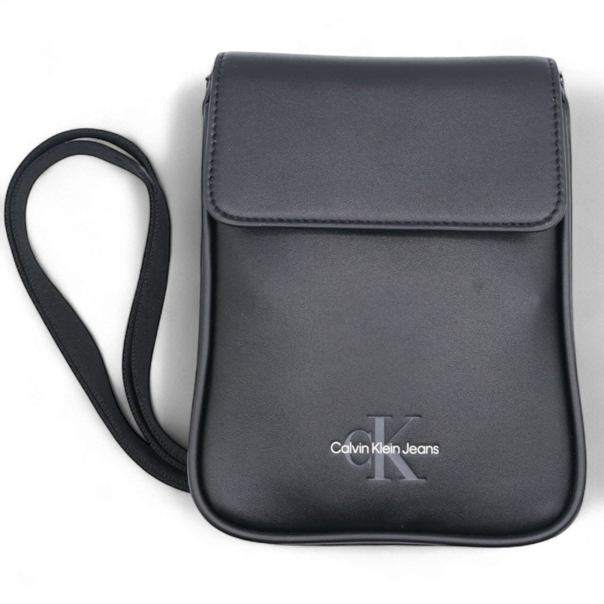 Bandolera Calvin Klein Para el Móvil Basic Negro – Práctica y Moderna