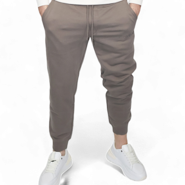 Pantalon Calvin Klein Marron Logo Institutional Calvin Klein | Pantalones  - Estilo urbano premium