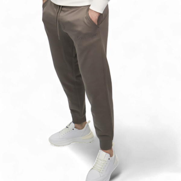 Pantalon Calvin Klein Marron Logo Institutional Calvin Klein | Pantalones  - Estilo urbano premium