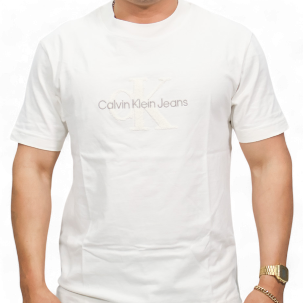 Camiseta Calvin Klein de Chenilla con Monograma Marfil Calvin Klein | Camisetas  - Estilo urbano premium