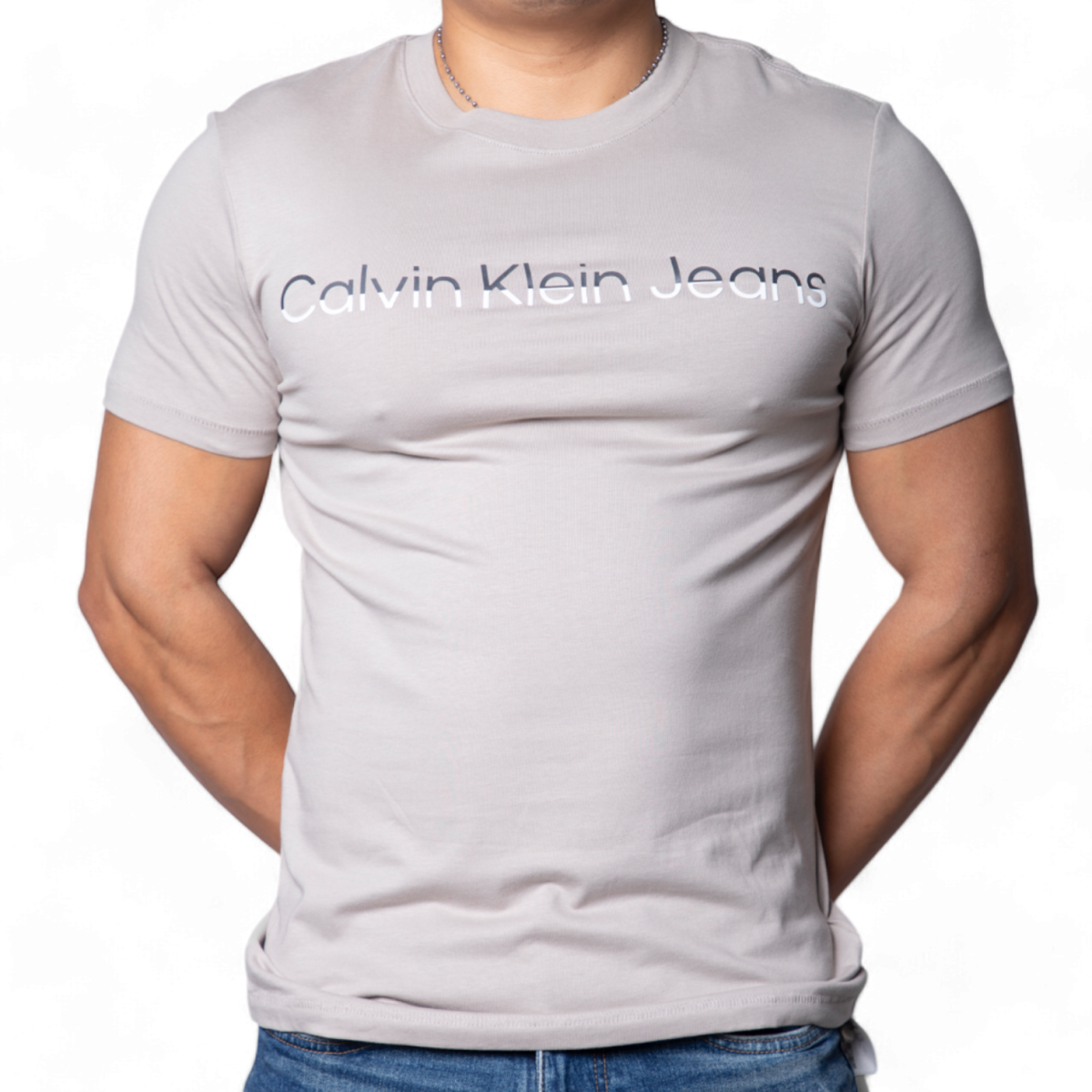 Camiseta Calvin Klein Institutional Logo Gris Calvin Klein | Camisetas  - Estilo urbano premium 2