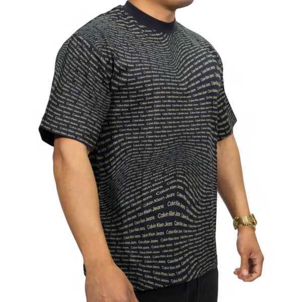 Camiseta Calvin Klein Holgada Multilogo All Over Negro Calvin Klein | Camisetas  - Estilo urbano premium