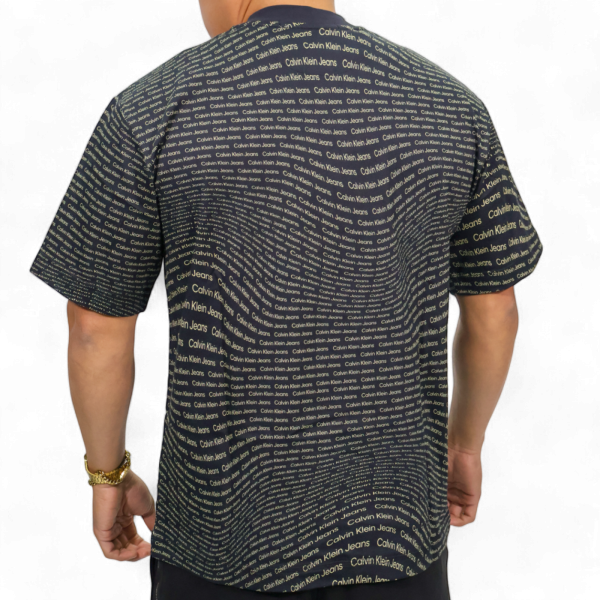 Camiseta Calvin Klein Holgada Multilogo All Over Negro Calvin Klein | Camisetas  - Estilo urbano premium
